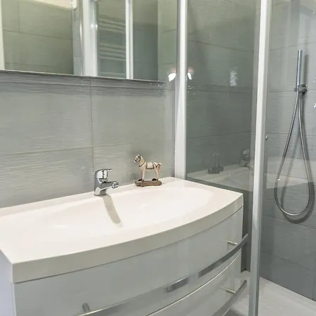 Sirio - Bilocale Comodo A 200 M Dal Mare E Con Piscina Sul Tetto Apartamento *